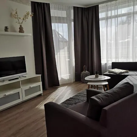 Strandhotel 2 דאהמה